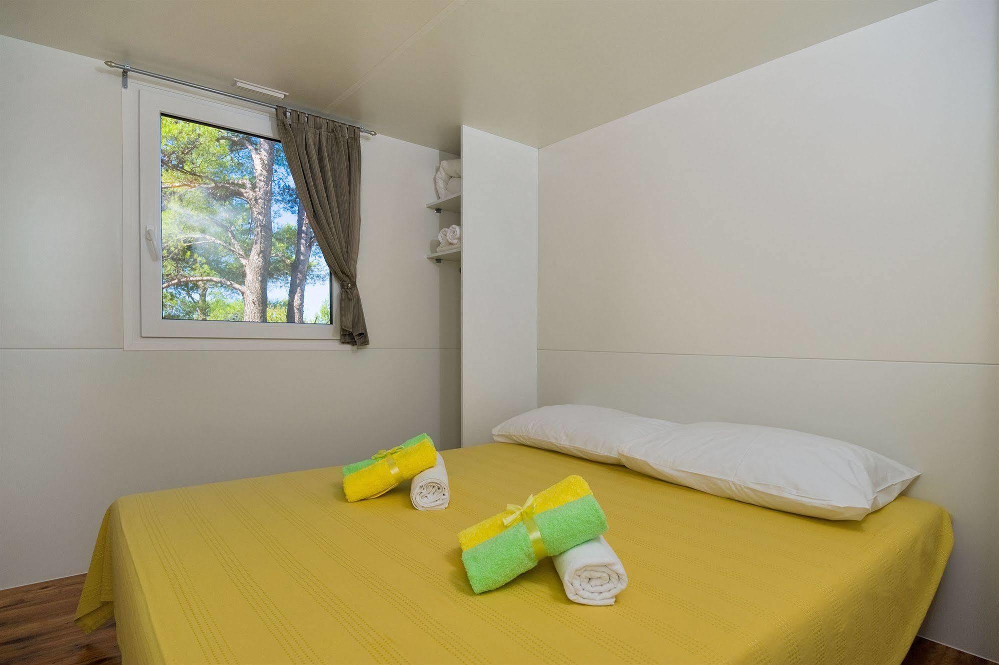 Mobile Homes Basko Polje Campground Baška Voda Екстериор снимка